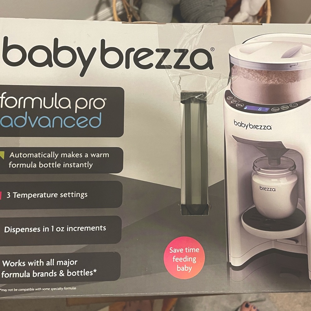 New Baby Brezza Formula Pro Advanced Formula Dispenser Machine